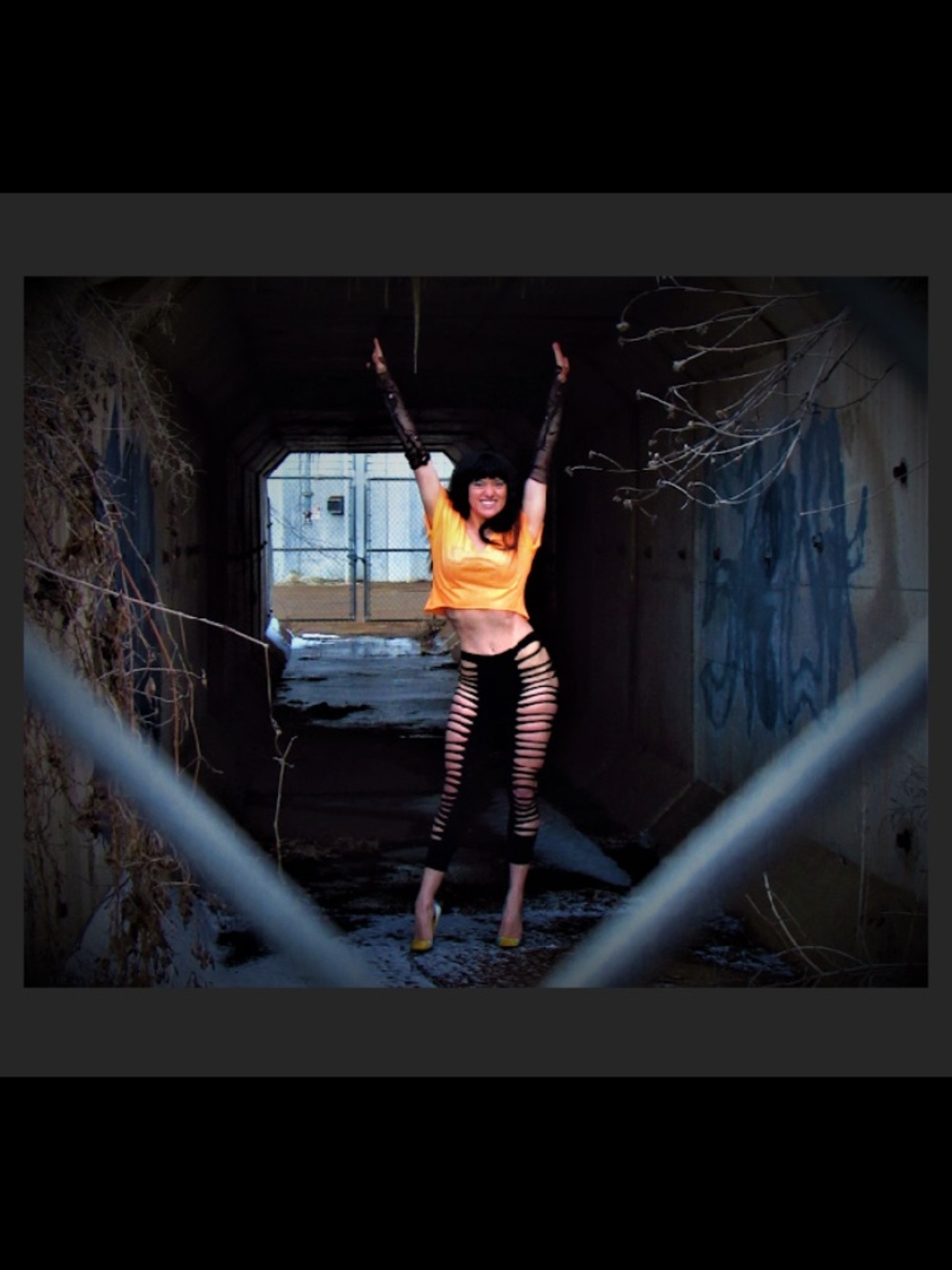 Punk rocker outfit crop shirt and leggings